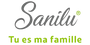 Logo von Sanili: grauer, geschwungener Schriftzug „Sanili“ mit dem hellgrünen Slogan „Tu es ma famille“ darunter.