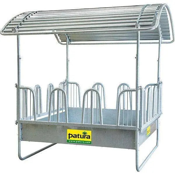 Metall-Kälberfütterungsstation mit Dachüberbau und einzelnen Fütterungsständen von Patura